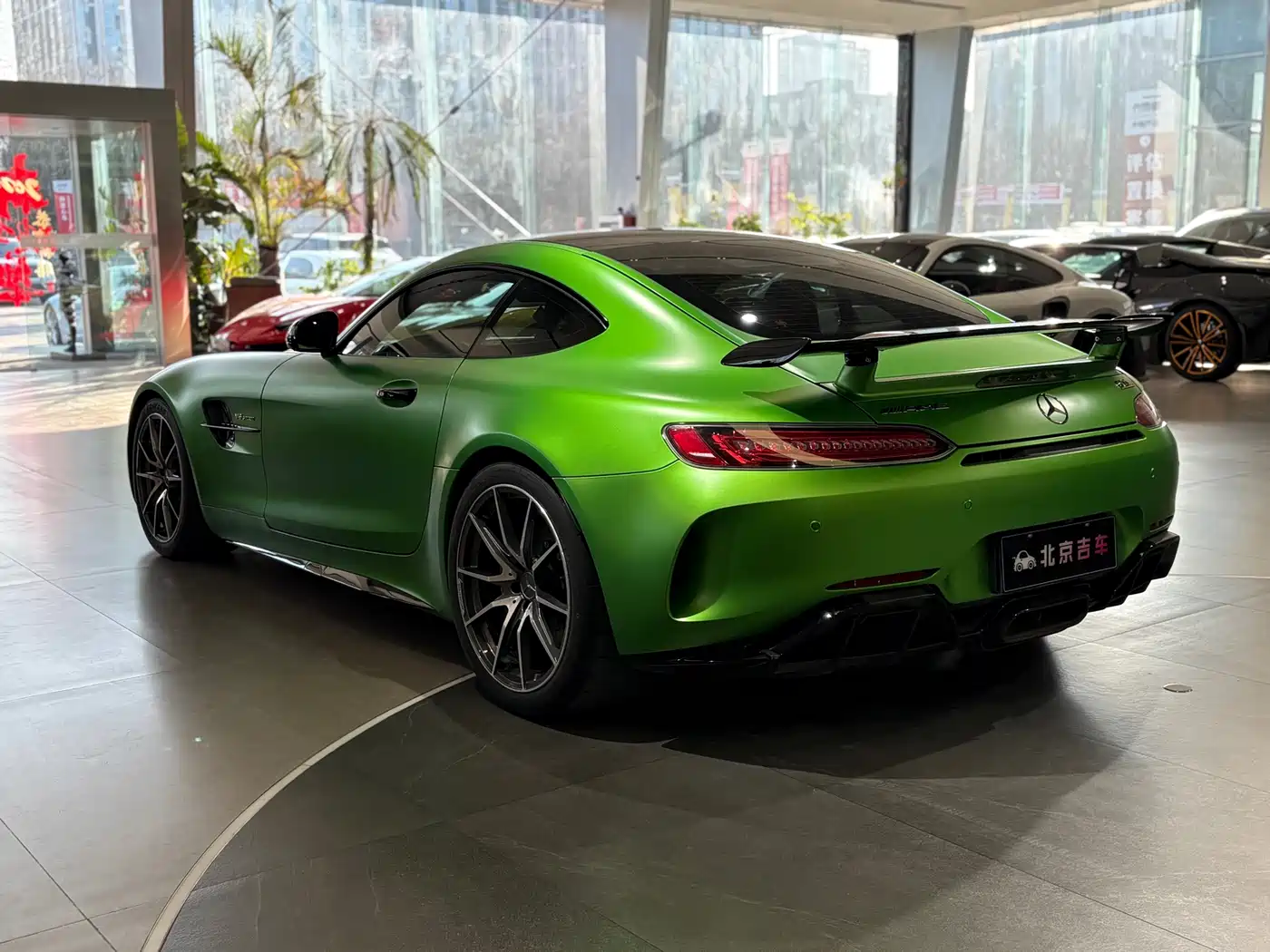 Mercedes-Benz AMG GT 2017 AMG GT R фото 9