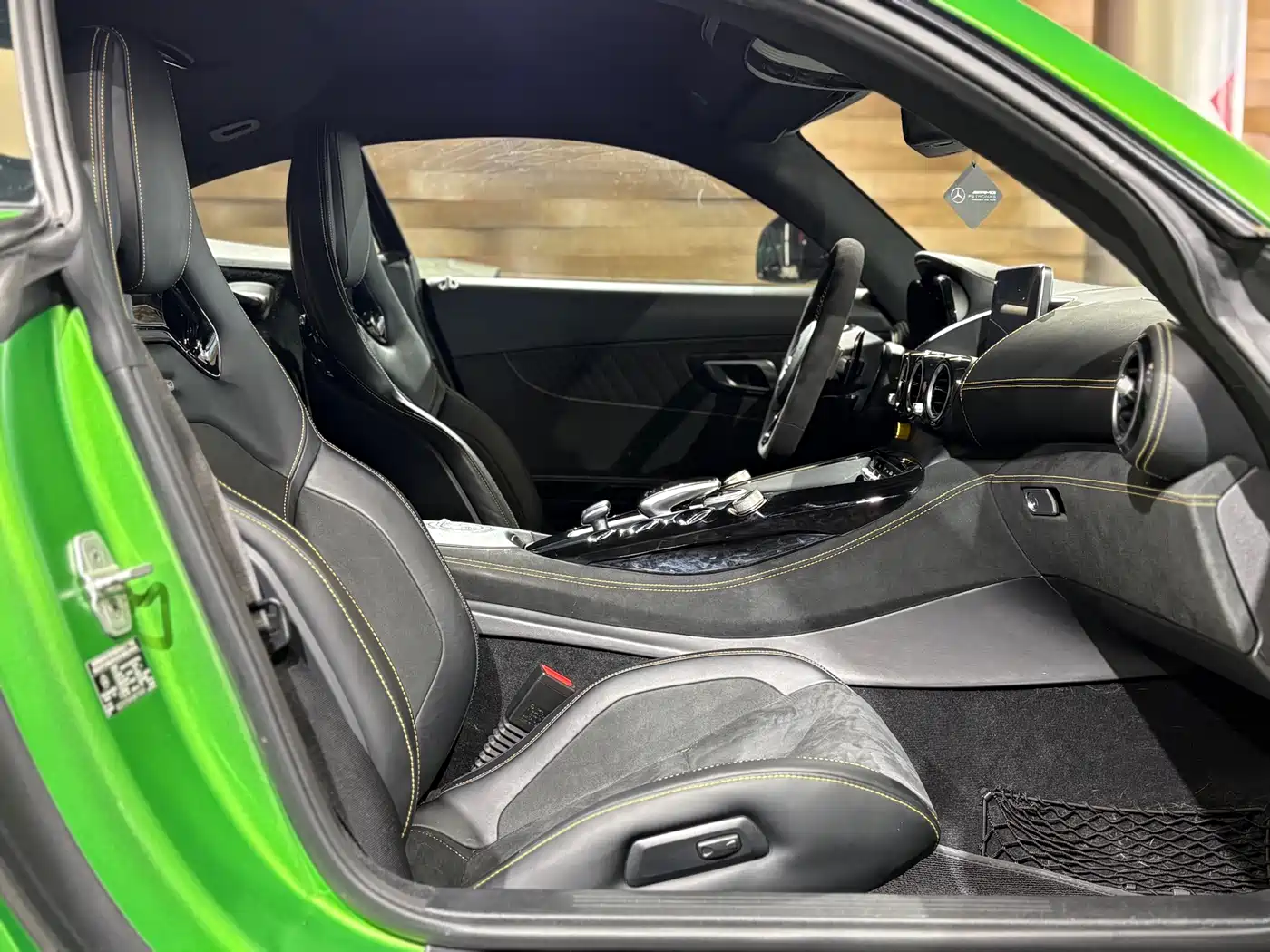 Mercedes-Benz AMG GT 2017 AMG GT R фото 15