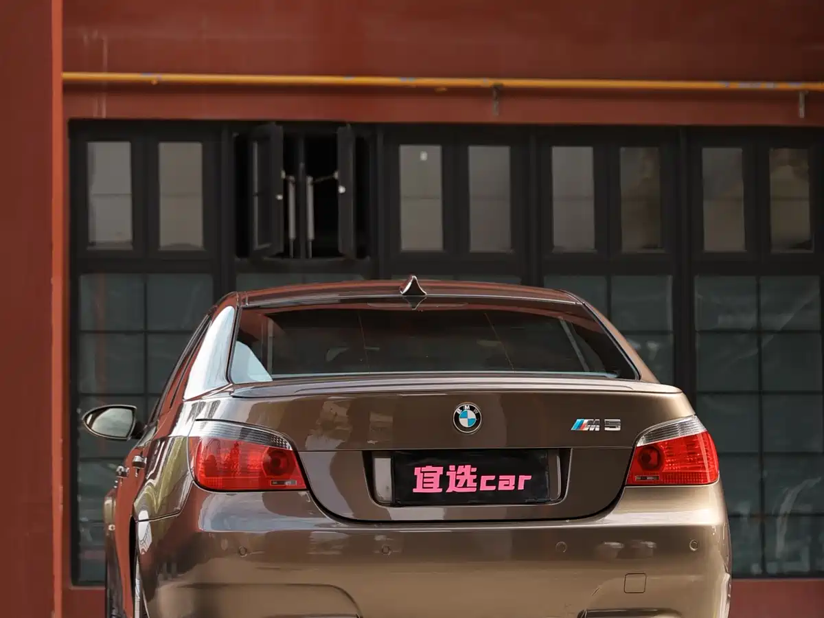 BMW M5 2005 Model M5 фото 3