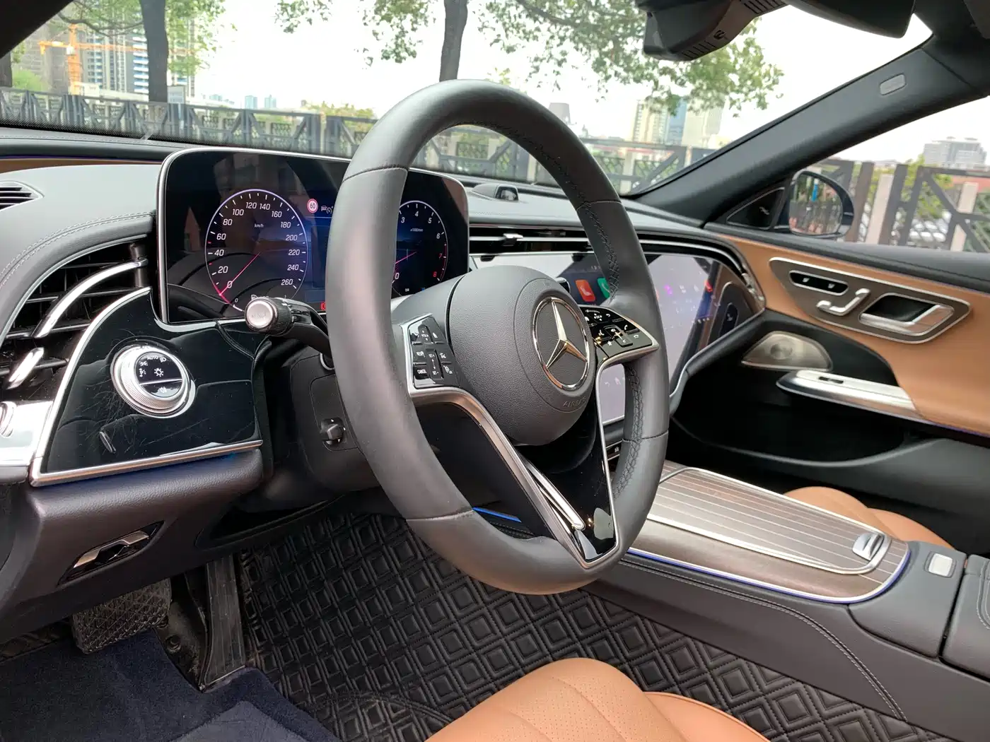 Mercedes-Benz E-Class 2024 Model E 300 L Luxury фото 18