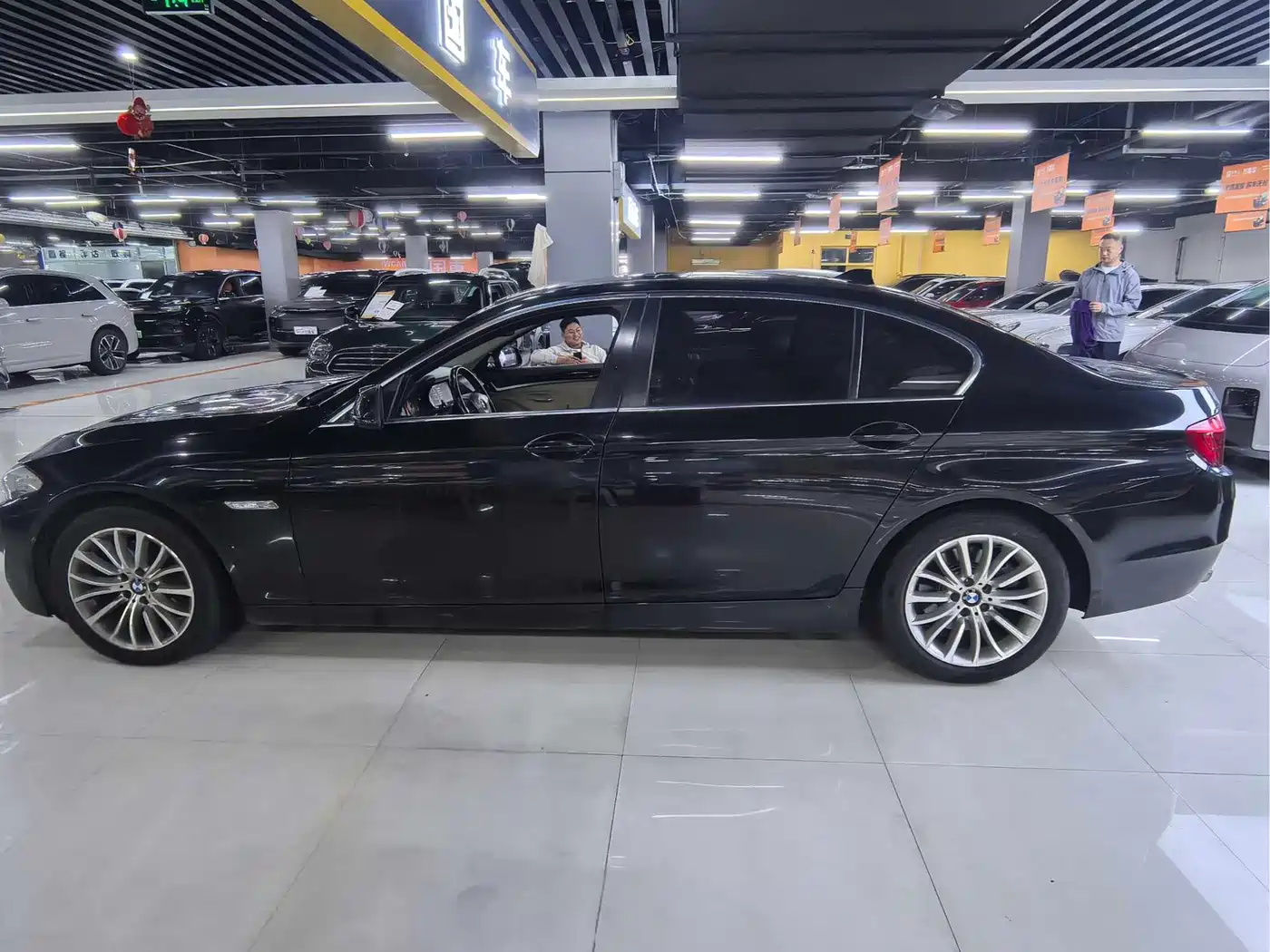 Фото 3 - BMW 5 Series