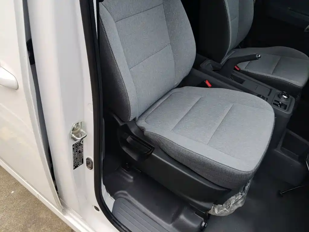 Wuling Motors Wuling Yangguang 2025 2024 300KM Comfort Bus Version 75kW