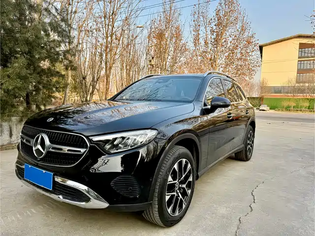 MERCEDES-BENZ GLC