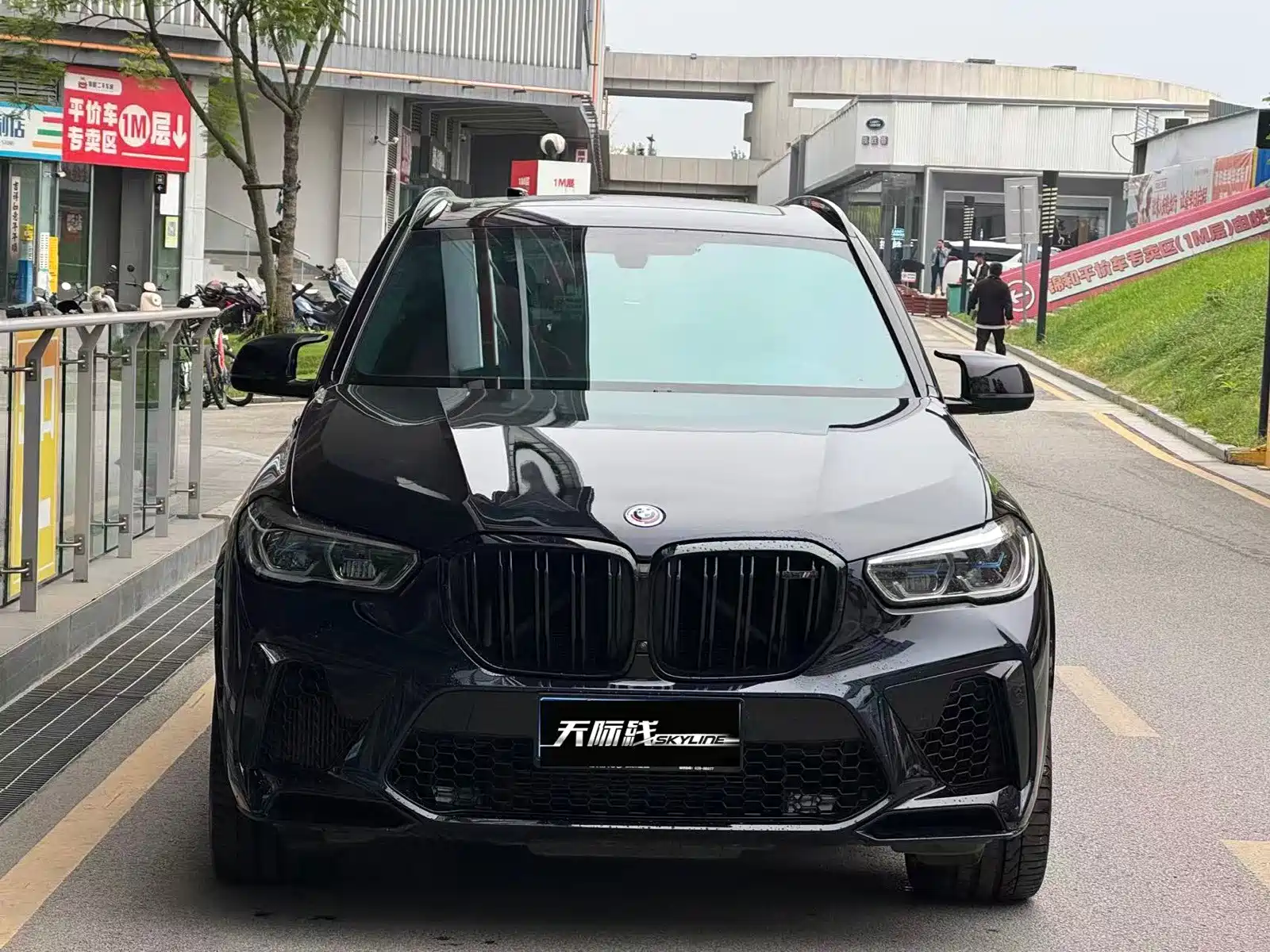 Фото 2 - BMW X5 M