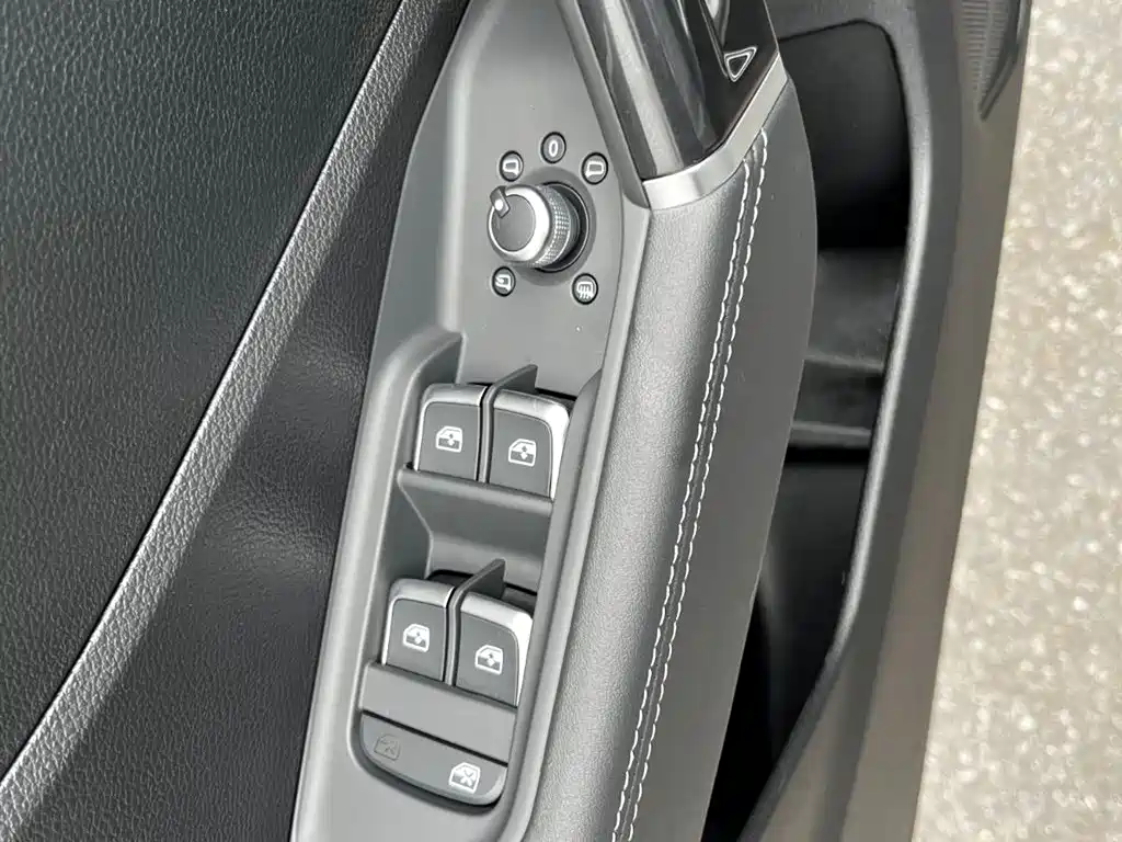 Фото 12 - Audi Q2L