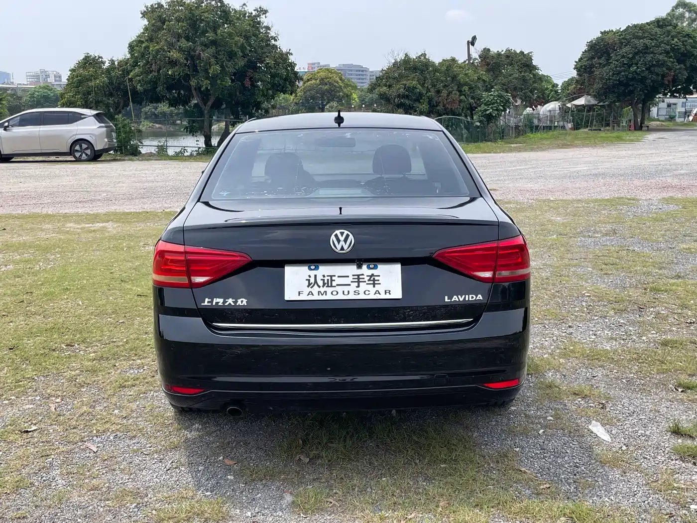 Volkswagen Lavida 2017 1.6L Automatic Comfort Edition фото 4