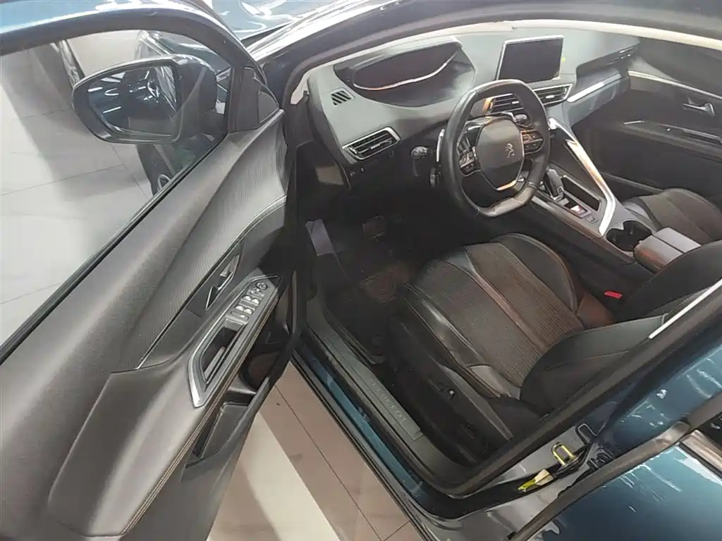 Peugeot 5008 2017 380THP 5-Seat Elite Edition фото 16