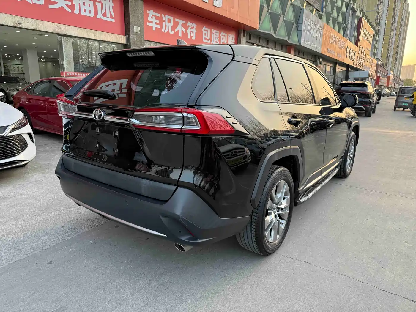 Toyota Wildlander 2021 2.0L CVT 4WD Luxury Edition фото 4