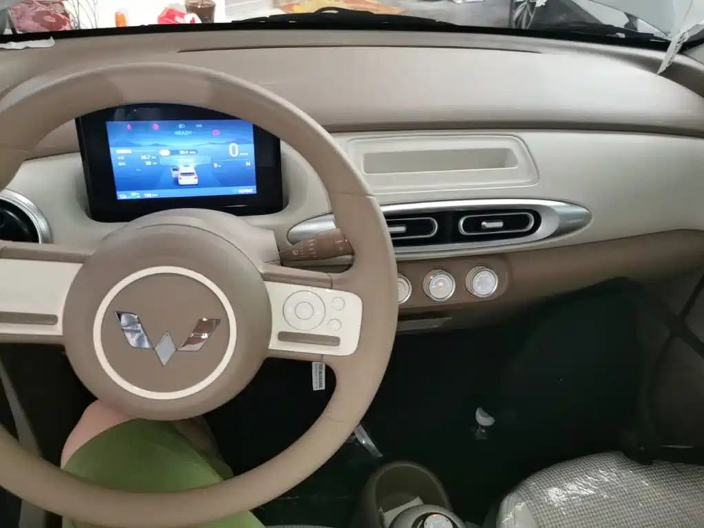 Wuling Motors Hongguang MINIEV 2026 2025 4-Door Advanced