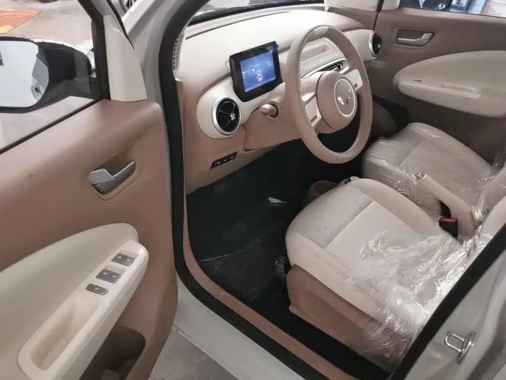 Wuling Motors Hongguang MINIEV 2026 2025 4-Door Advanced