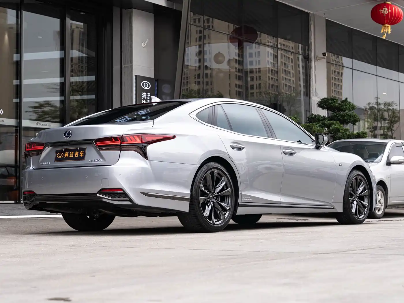 Lexus LS 2022 2021 500h F SPORT