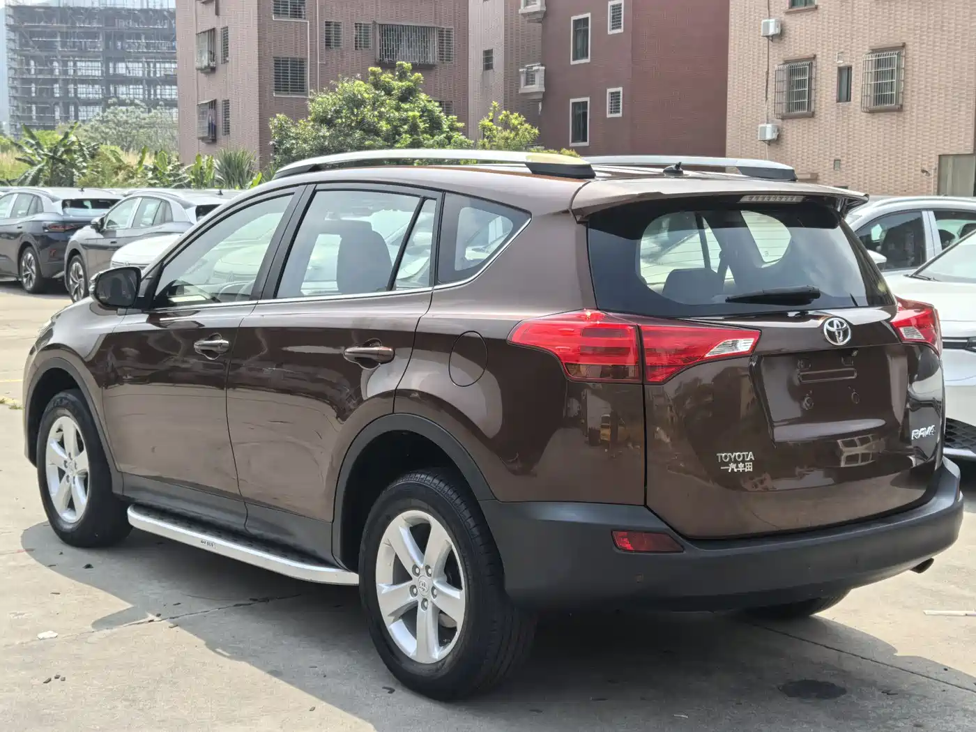 Toyota RAV4 Rongfang 2013 2.0L CVT 2WD Urban фото 4