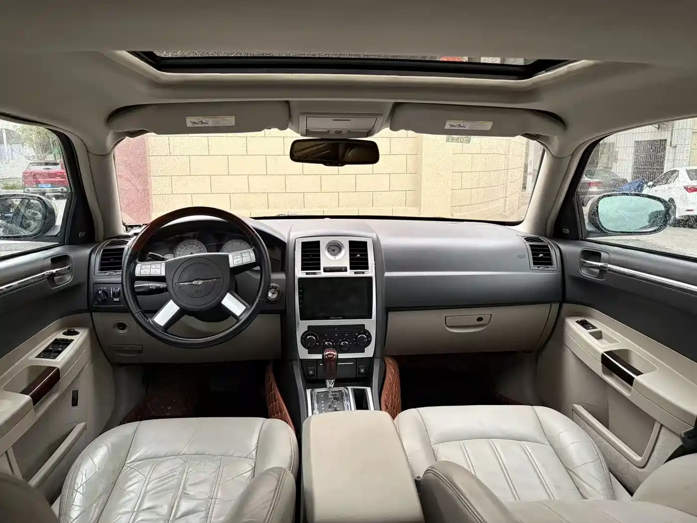 Chrysler 300C 2006 2006 Model 3.5L Luxury Navigator Edition