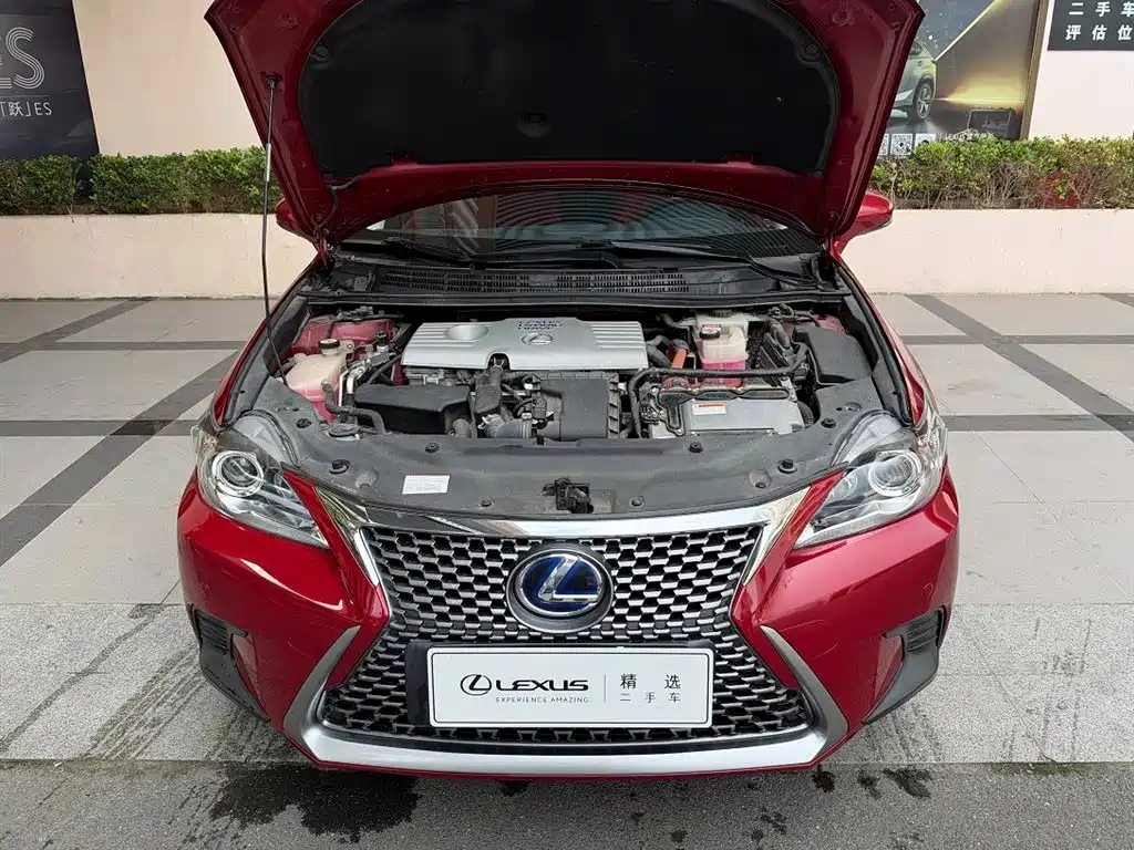 Фото 6 - Lexus CT