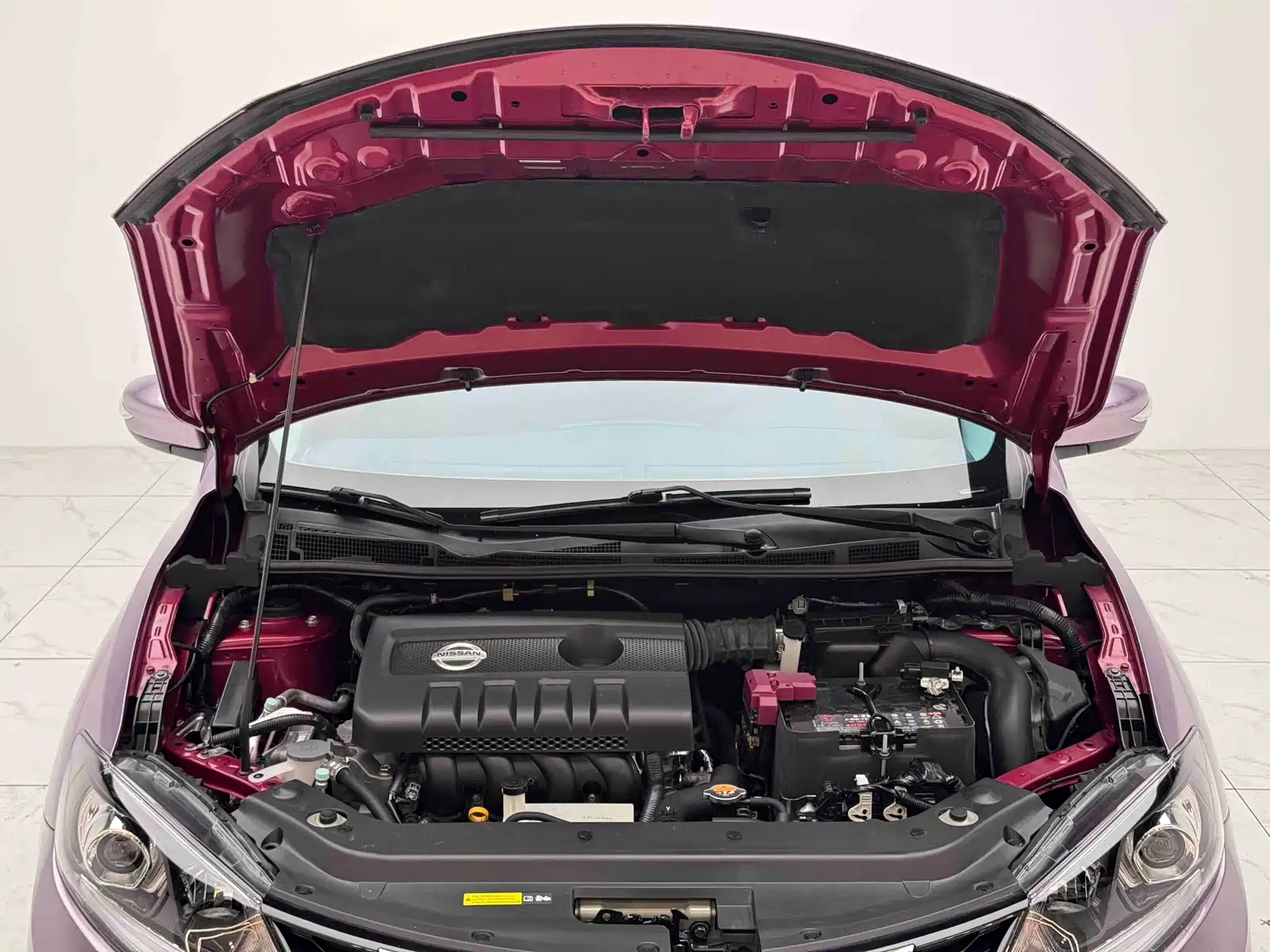 Фото 8 - Nissan Tiida