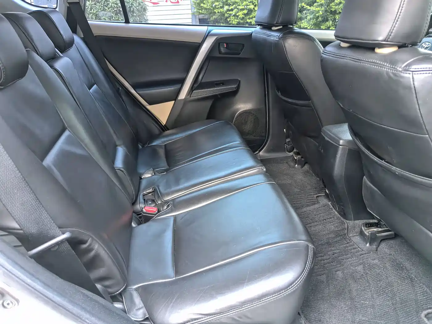 Toyota RAV4 Rongfang 2015 2.0L CVT 2WD Urban Edition фото 13