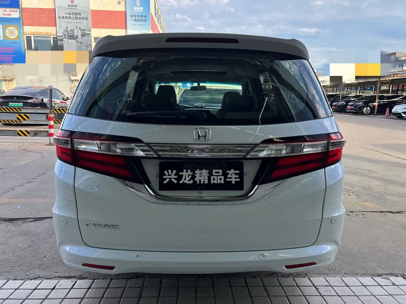 Фото 16 - Honda Odyssey