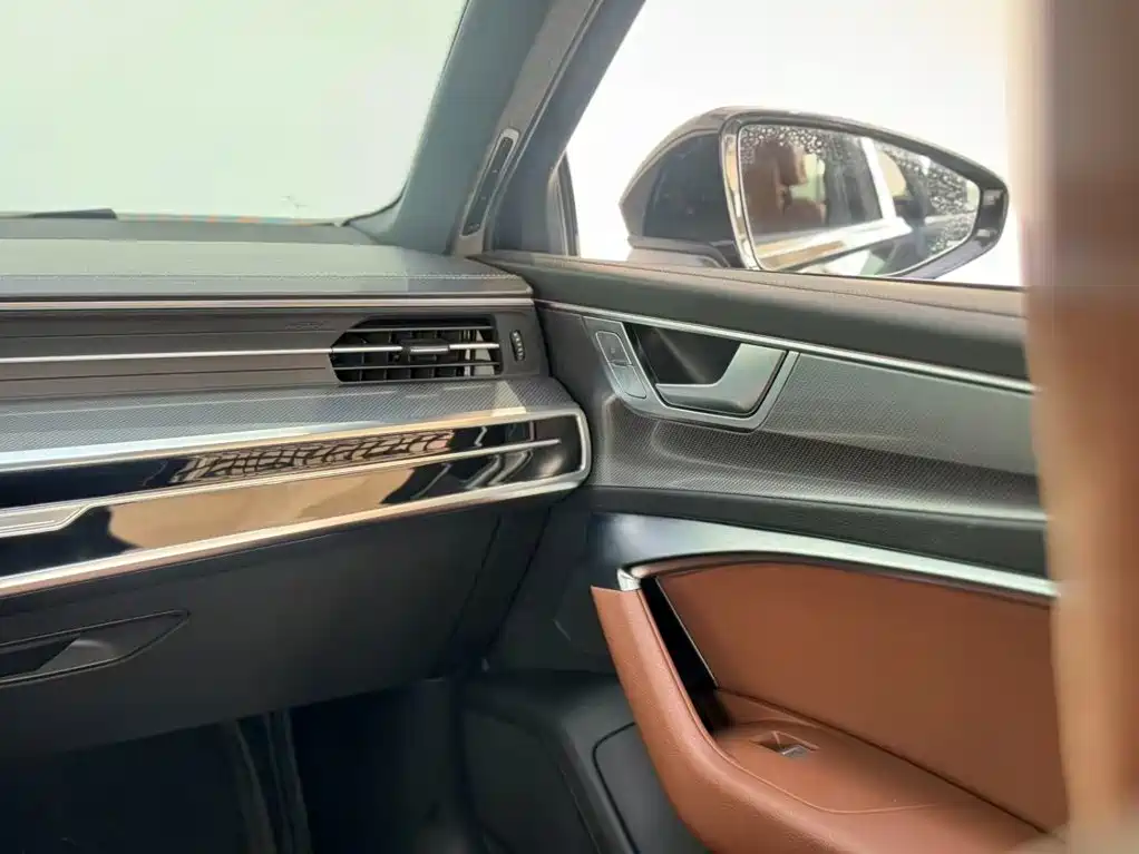 Photo 17 - Audi A6L