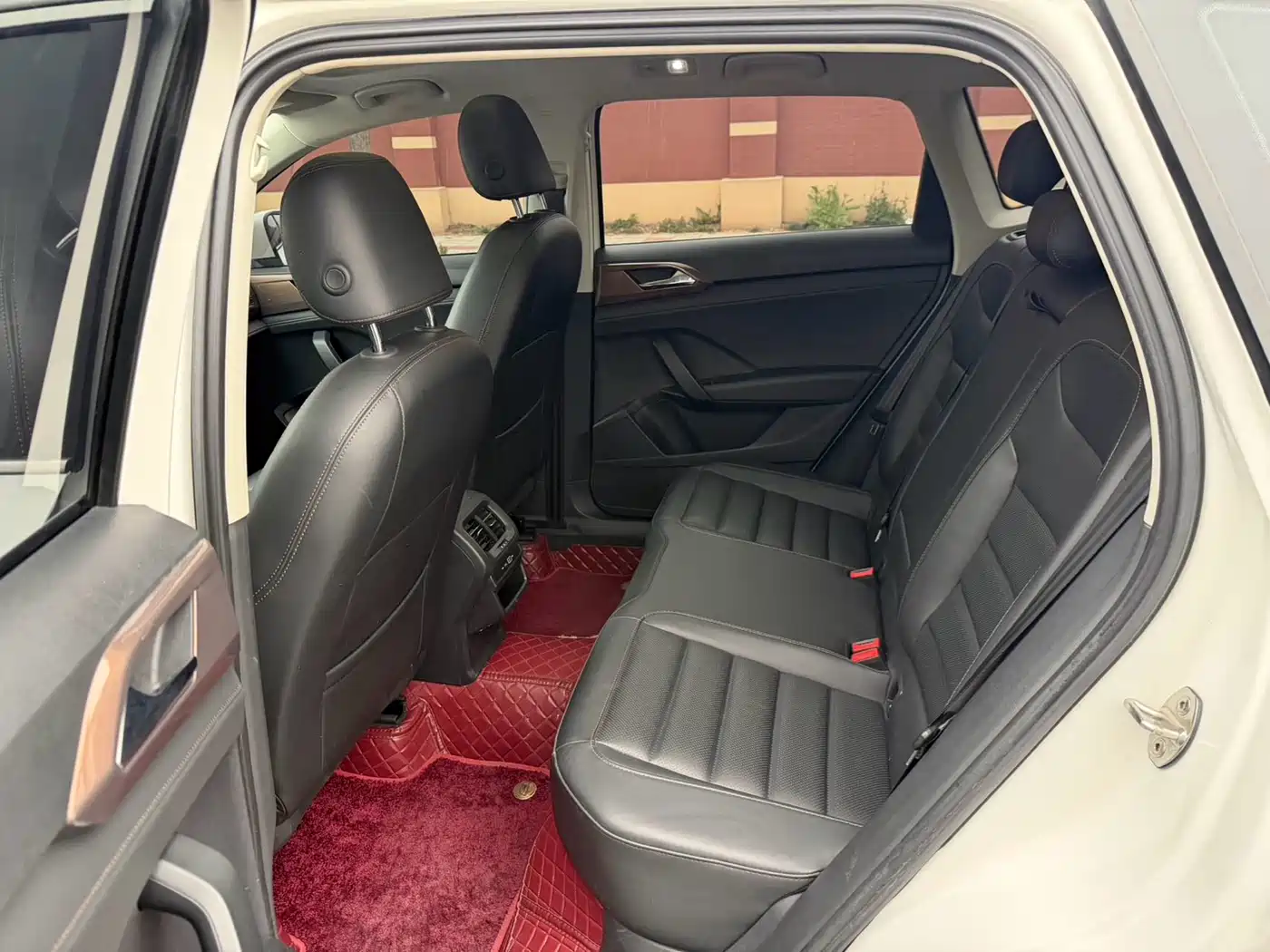 Volkswagen Tharu 2022 280TSI FWD Luxury Edition фото 10