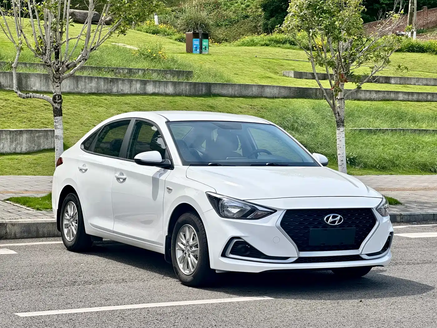 Hyundai Elantra 2018 1.6L Automatic Pleasing Edition GL China VI фото 3