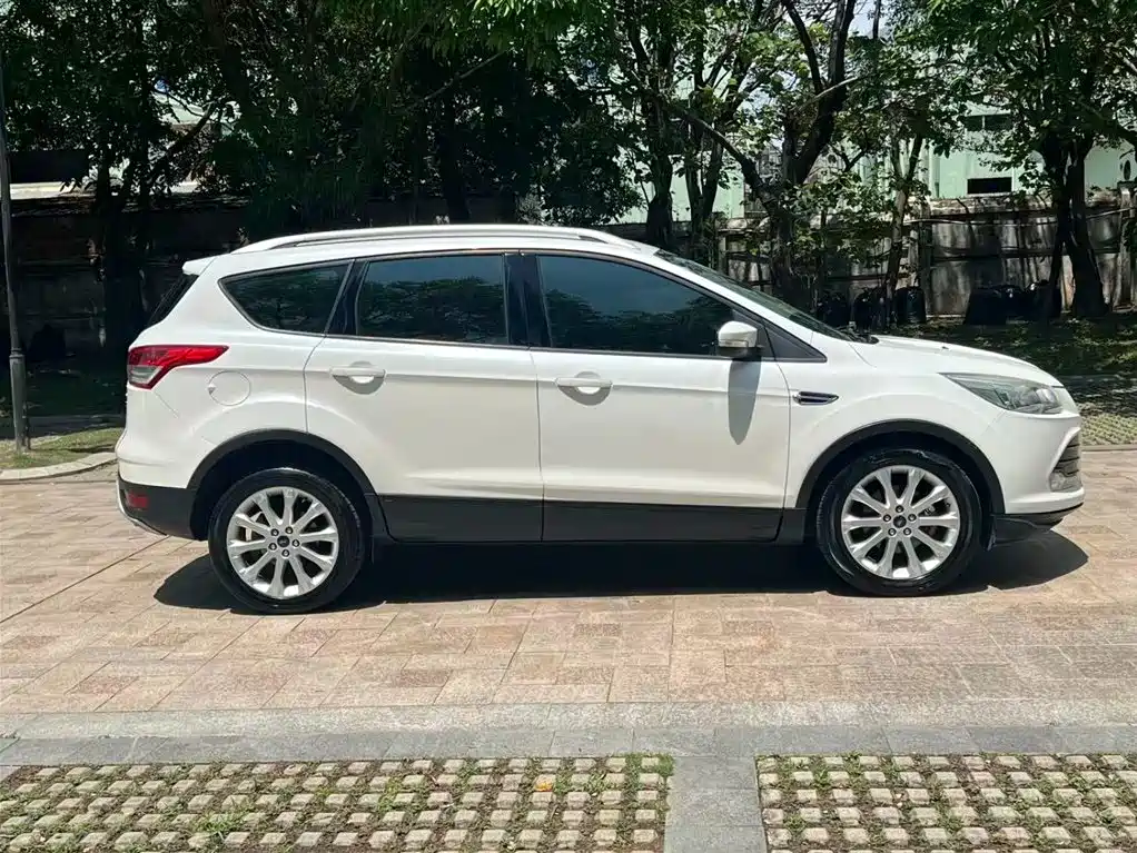 Фото 4 - Ford Kuga