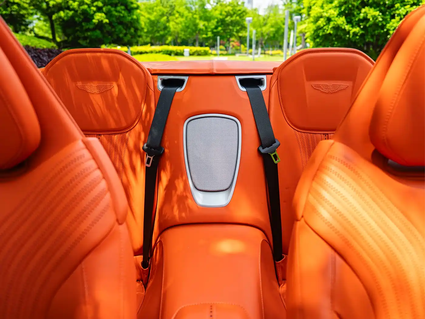 Aston Martin DB11 2023 4.0T V8 Volante фото 11
