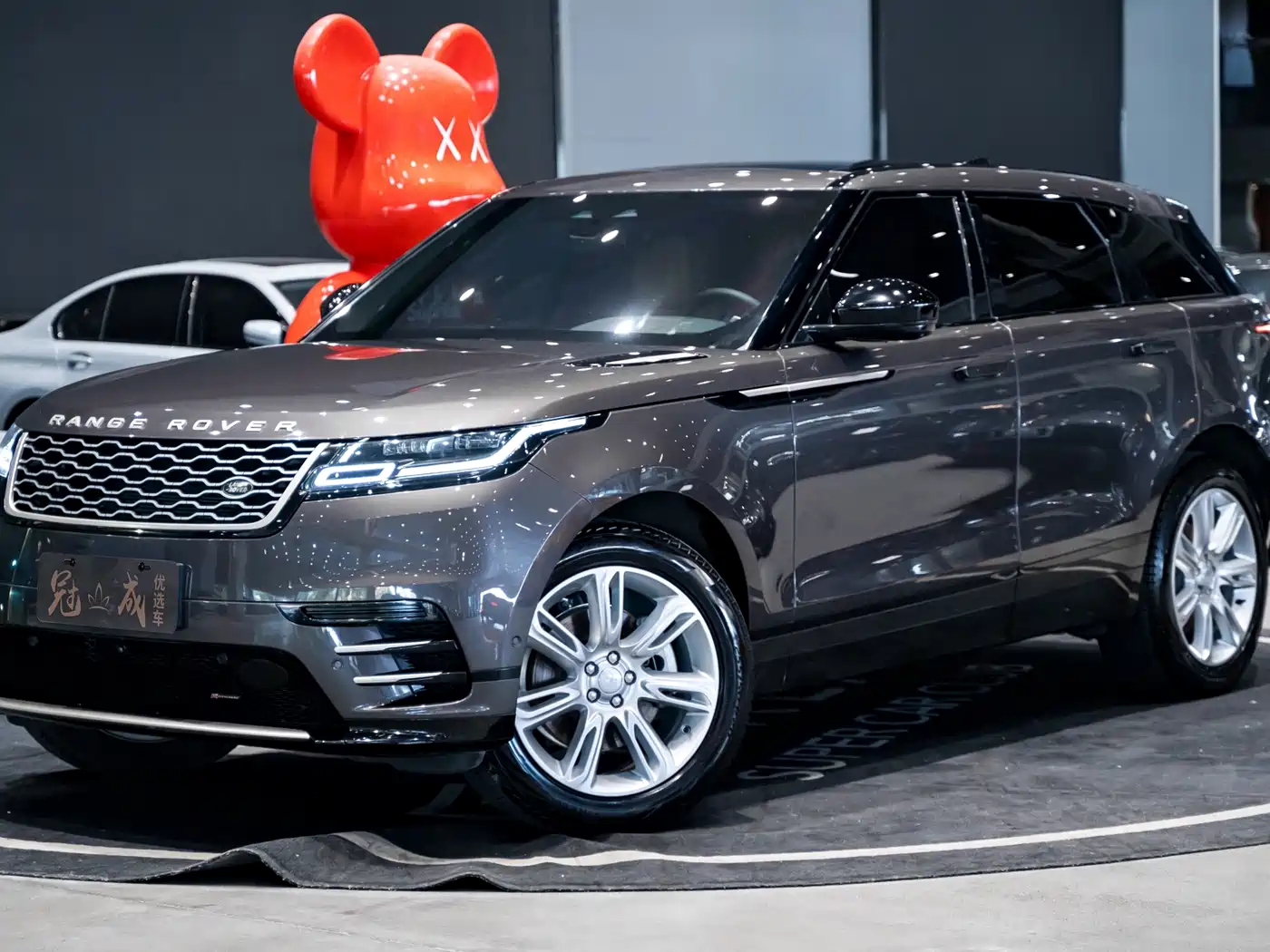 Land Rover Range Rover Velar 2022 250PS Golden Collector's Edition