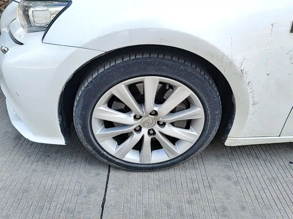 Lexus IS 2015 200t F SPORT фото 23