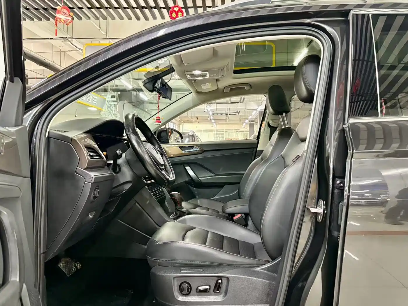 Volkswagen Tharu 2022 280TSI FWD Luxury Edition фото 7