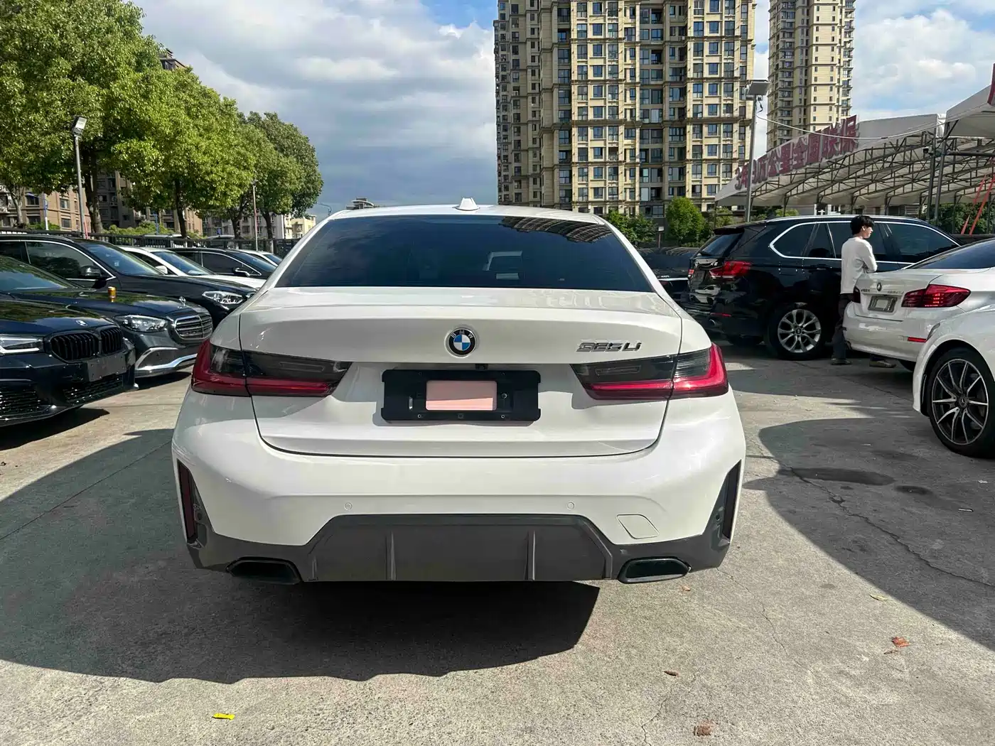 BMW 3 Series 2024 325i M Sport Shadowline Package фото 8