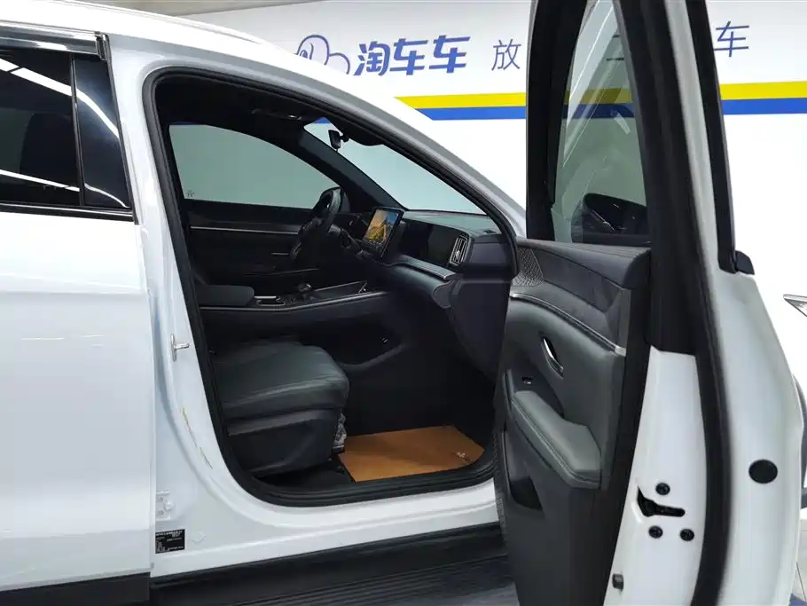 BYD Song Pro New Energy 2025 2nd Generation Smart Drive Edition DM-i 75KM Leading Type фото 8