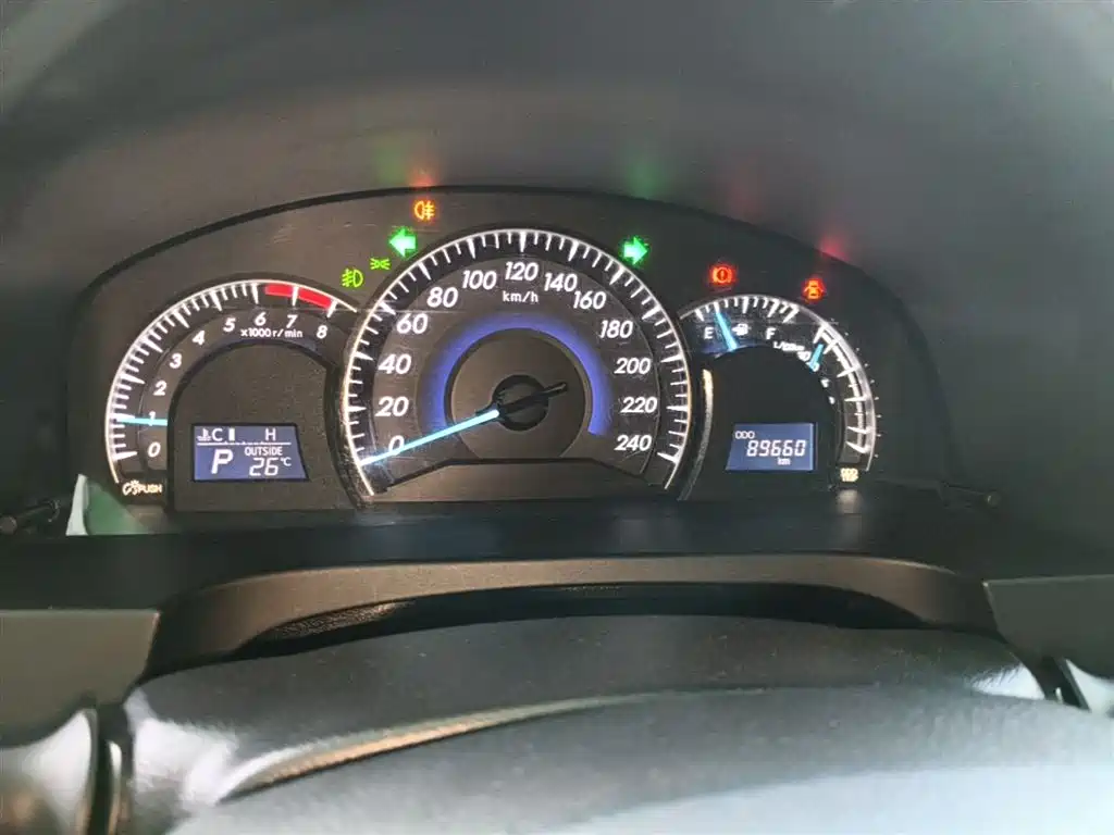 Toyota Camry 2015 2.5G Luxury Navigation Edition фото 12