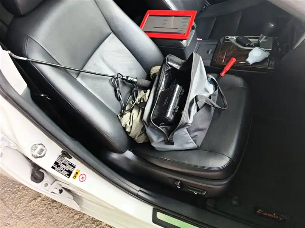 Toyota Camry 2015 2.5G Luxury Navigation Edition фото 25