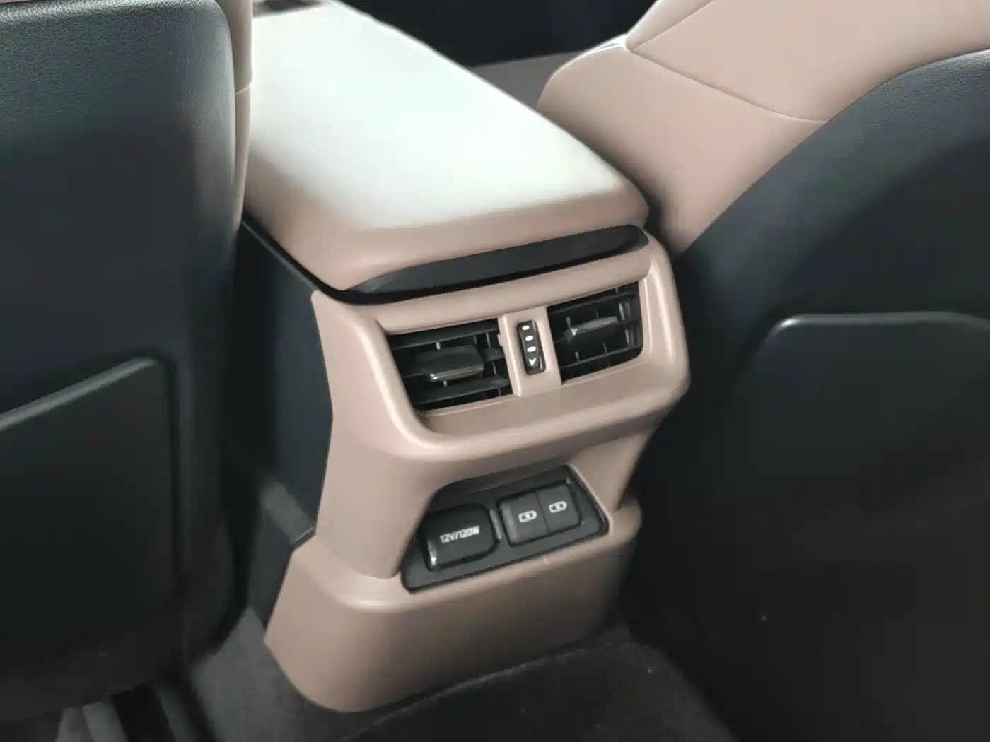 Lexus ES 2026 2025 300h Ultimate Edition