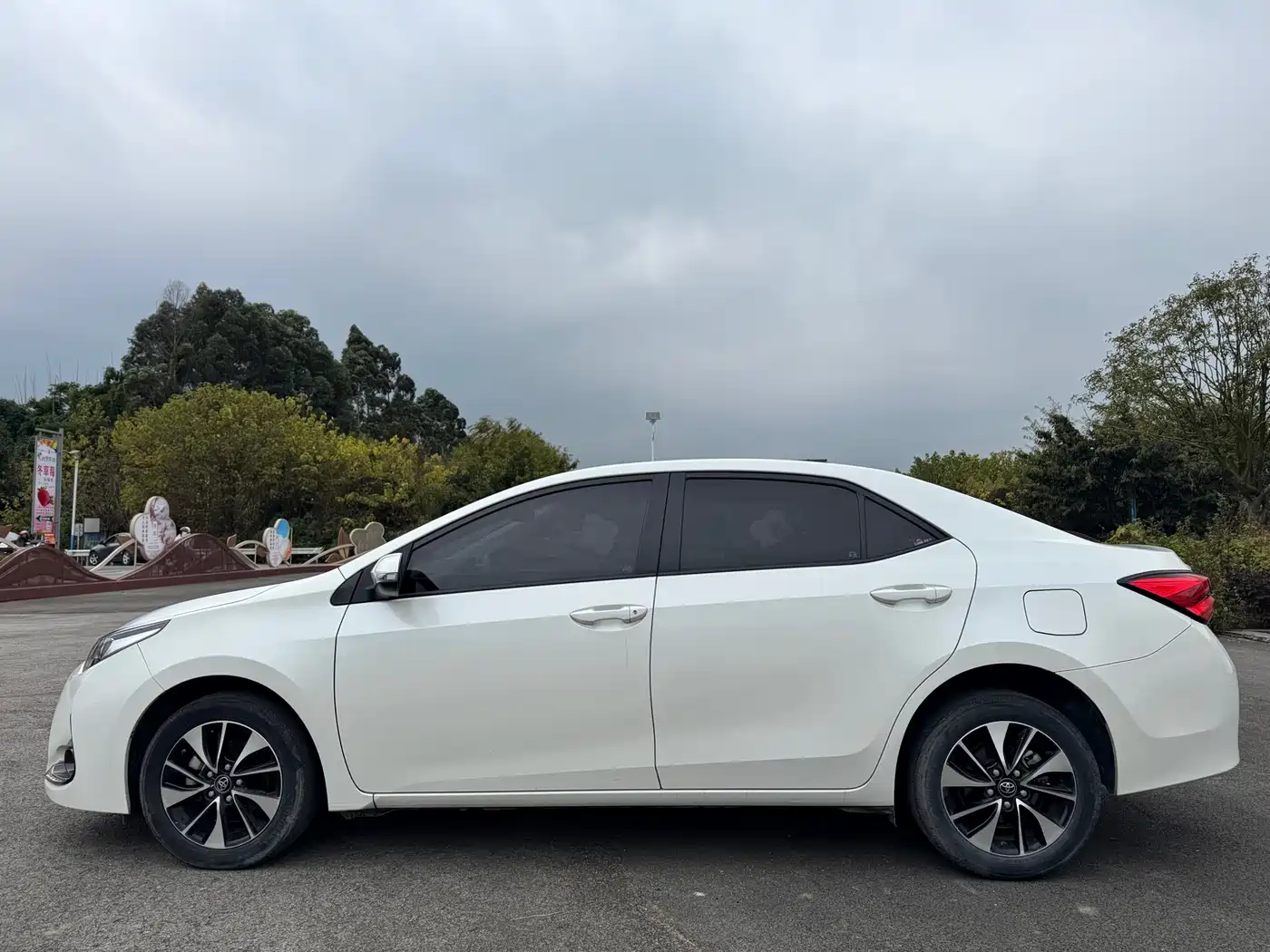 Toyota Levin 2018 185T CVT Premium Edition China V фото 4