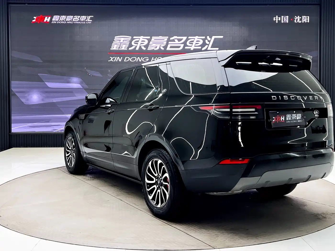 Land Rover Discovery 2018 3.0 SC V6 SE фото 8