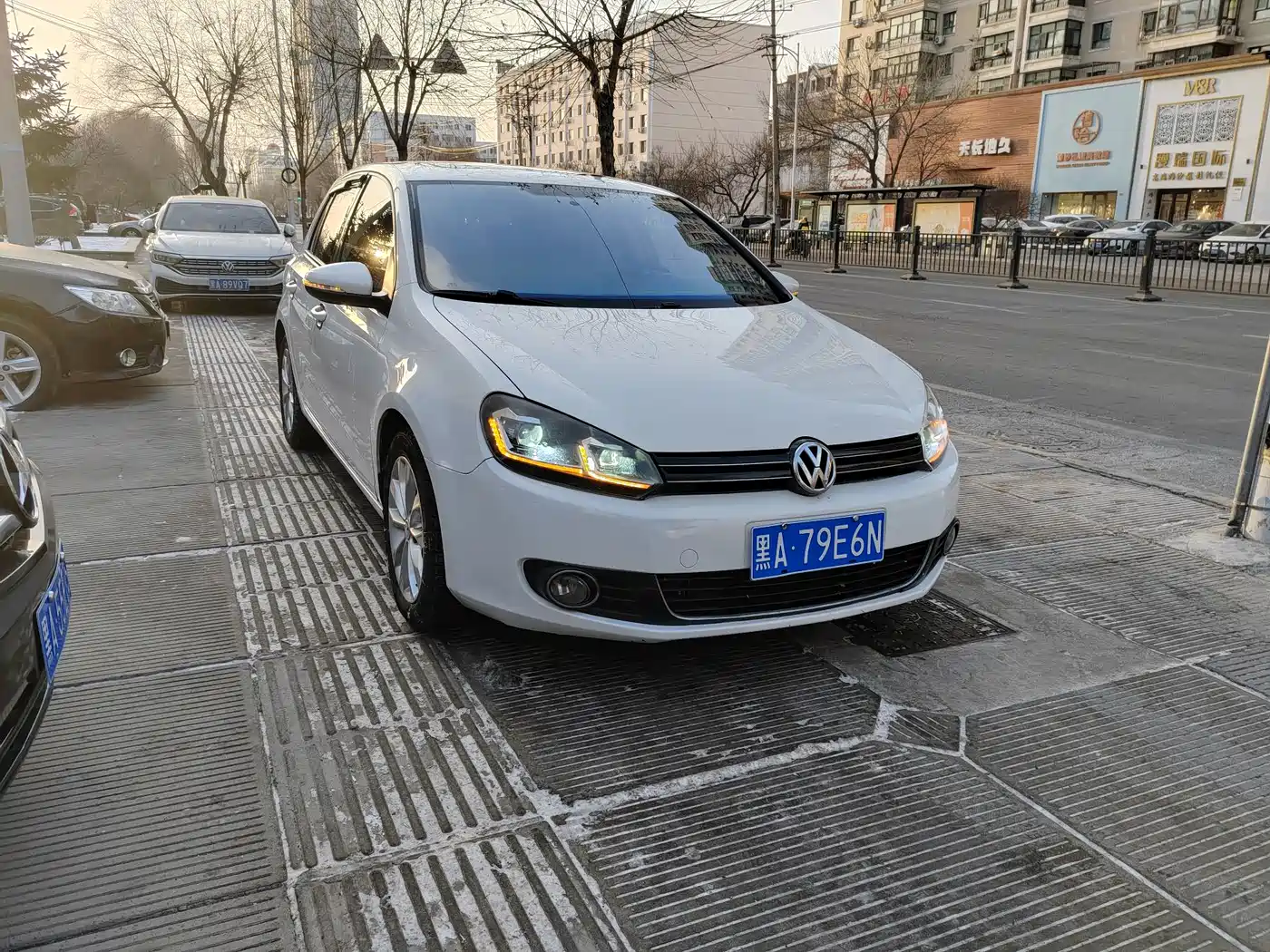 Volkswagen Golf 2010 1.4TSI Automatic Luxury фото 3
