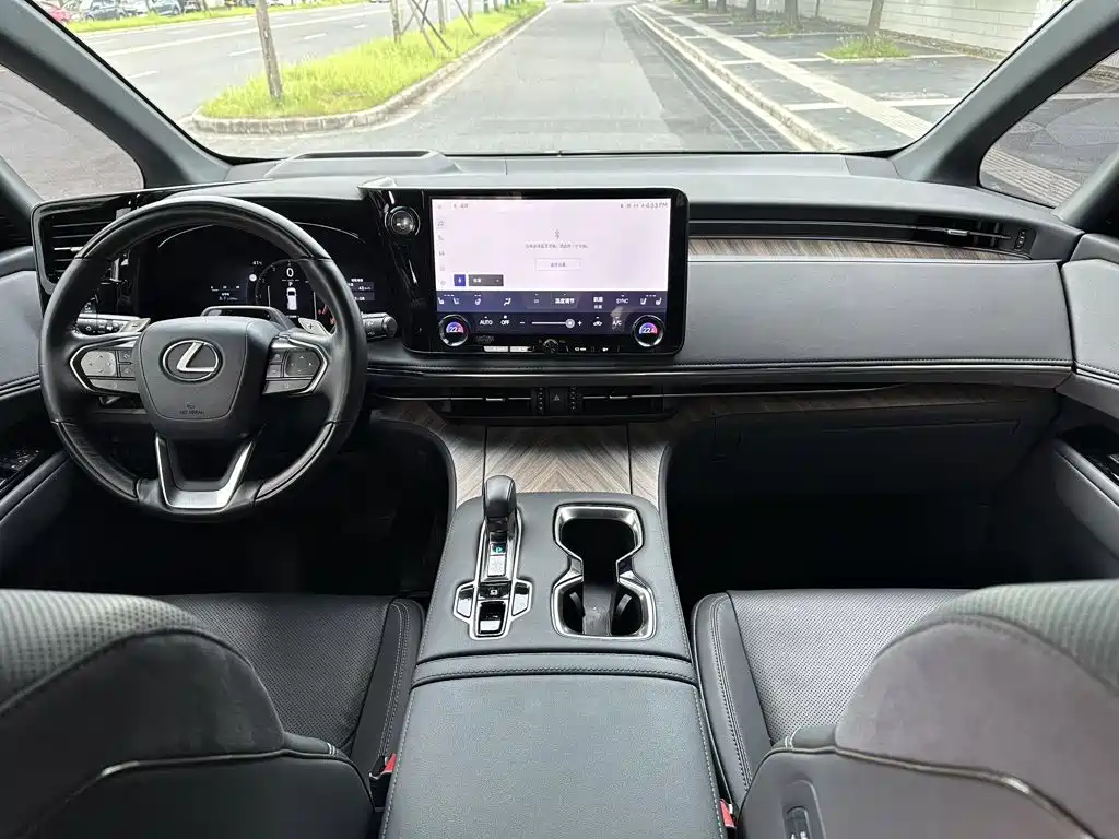 Lexus LM 2024 2023 500h 6-Seater Prestige Edition