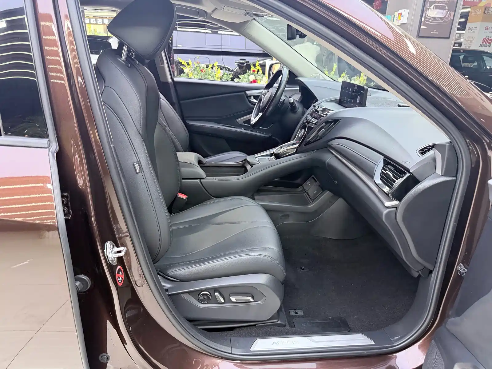 Фото 9 - Acura RDX