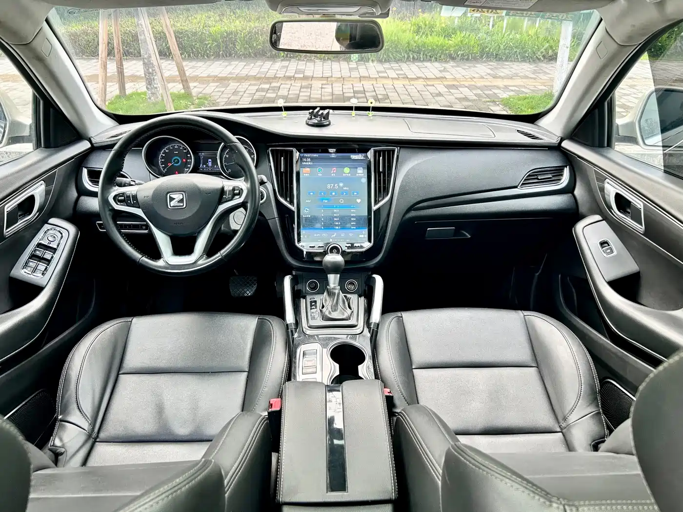 Zotye SR7 2018 2016 1.5T CVT Magic Cube Dream Edition (China V)