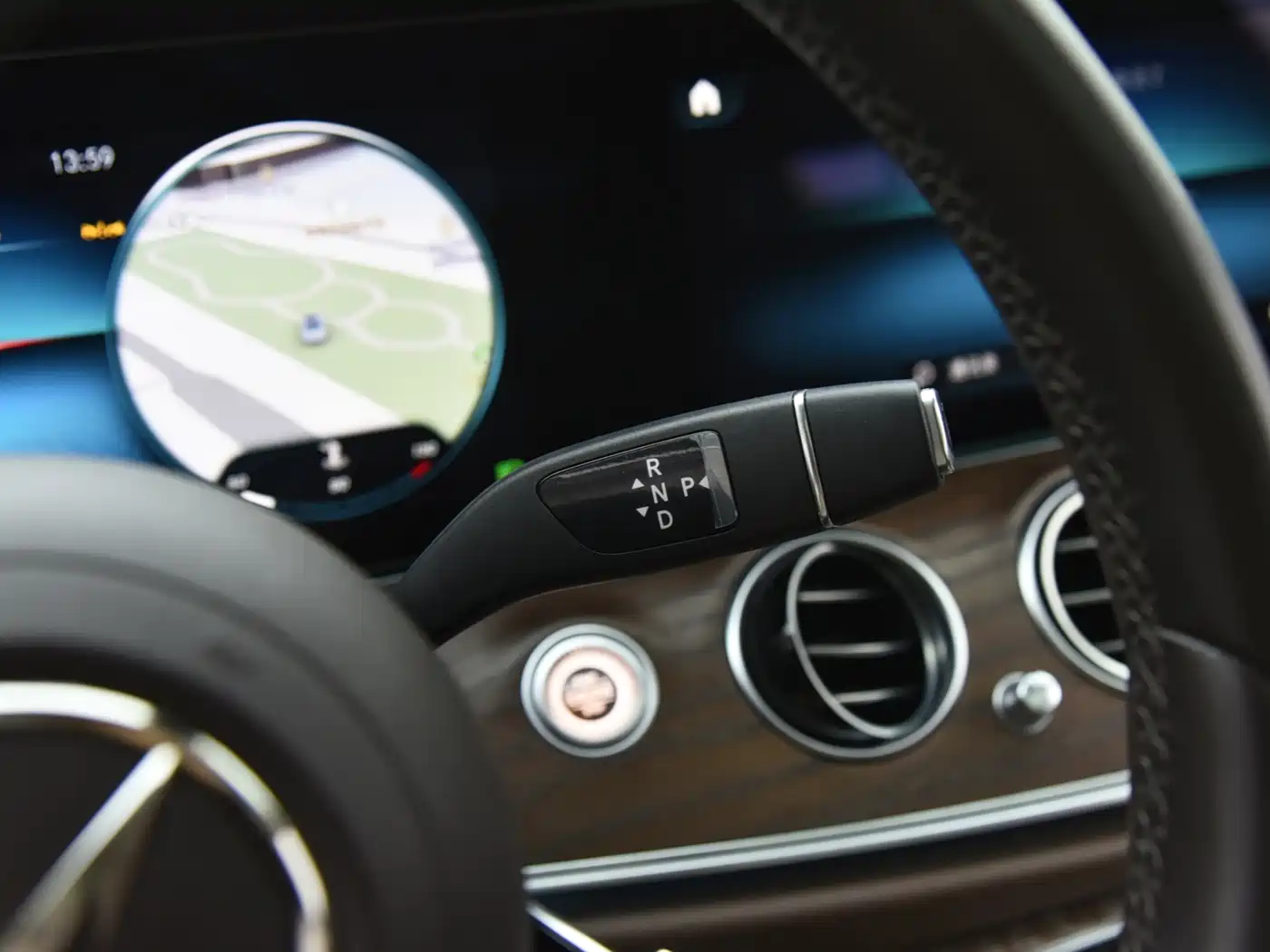Mercedes-Benz E-Class 2023 E 300 L Fashion фото 11