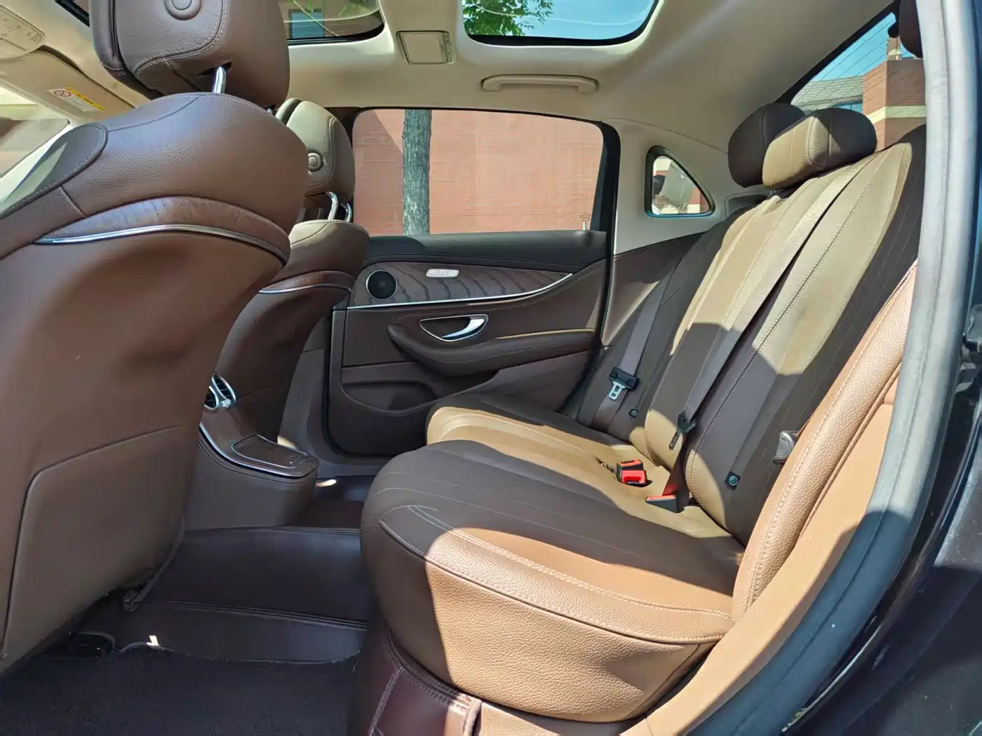 Mercedes-Benz E-Class 2023 E 300 L Fashion фото 25