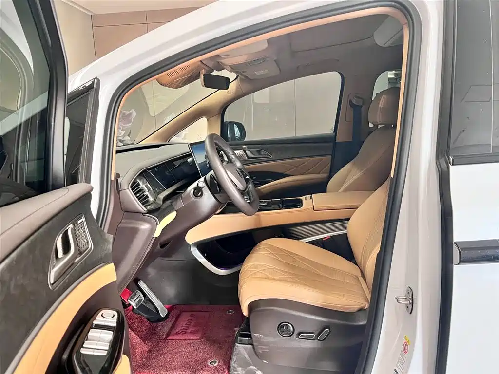 Denza D9 2025 DM-i Smart Drive Edition 1020 AWD Premium фото 16