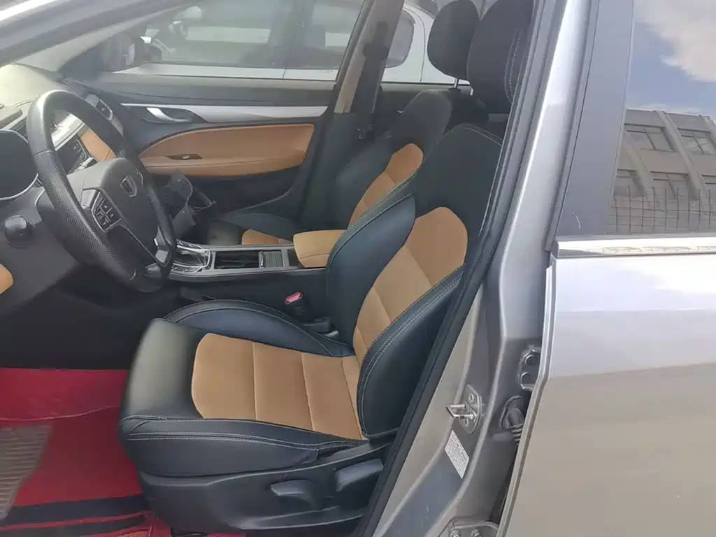 Фото 15 - Geely Vision S1