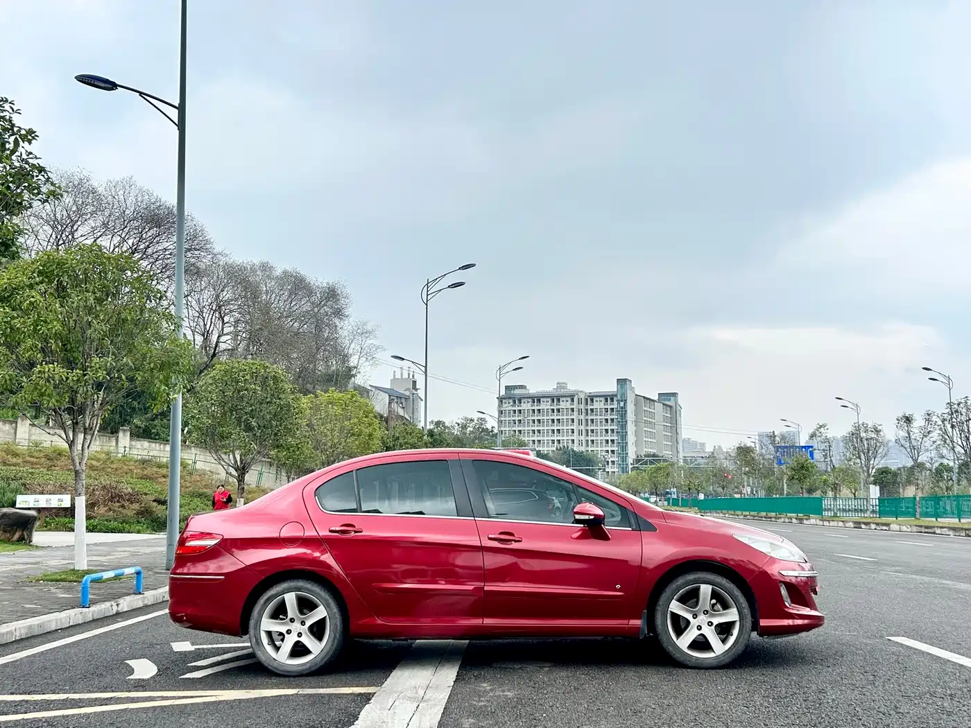 Фото 4 - Peugeot 408