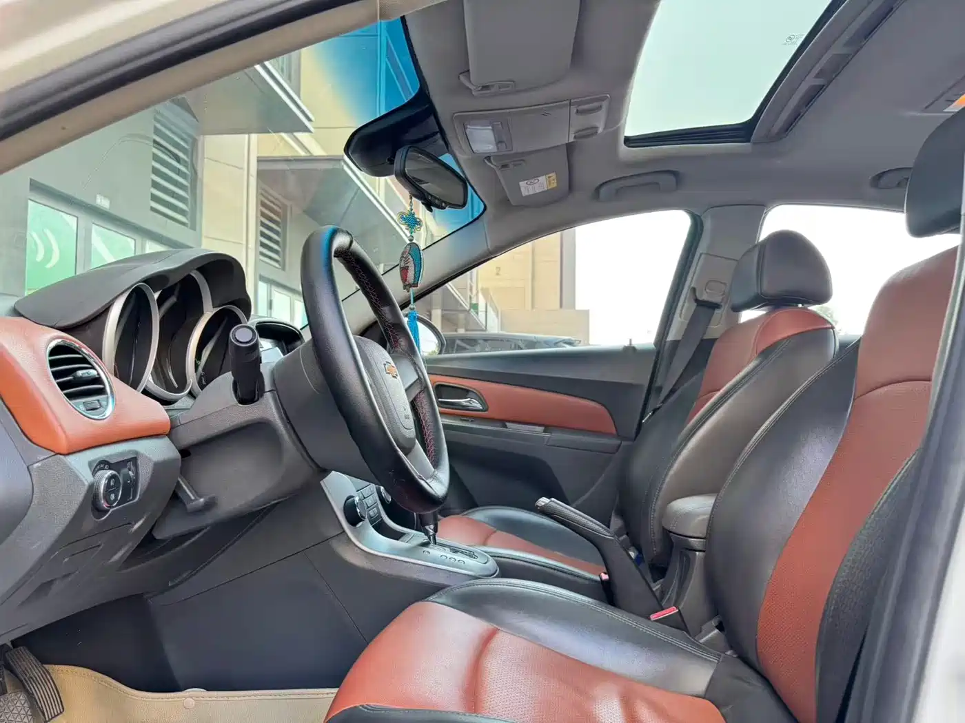 Chevrolet Cruze 2013 Model 1.8L SE AT фото 18