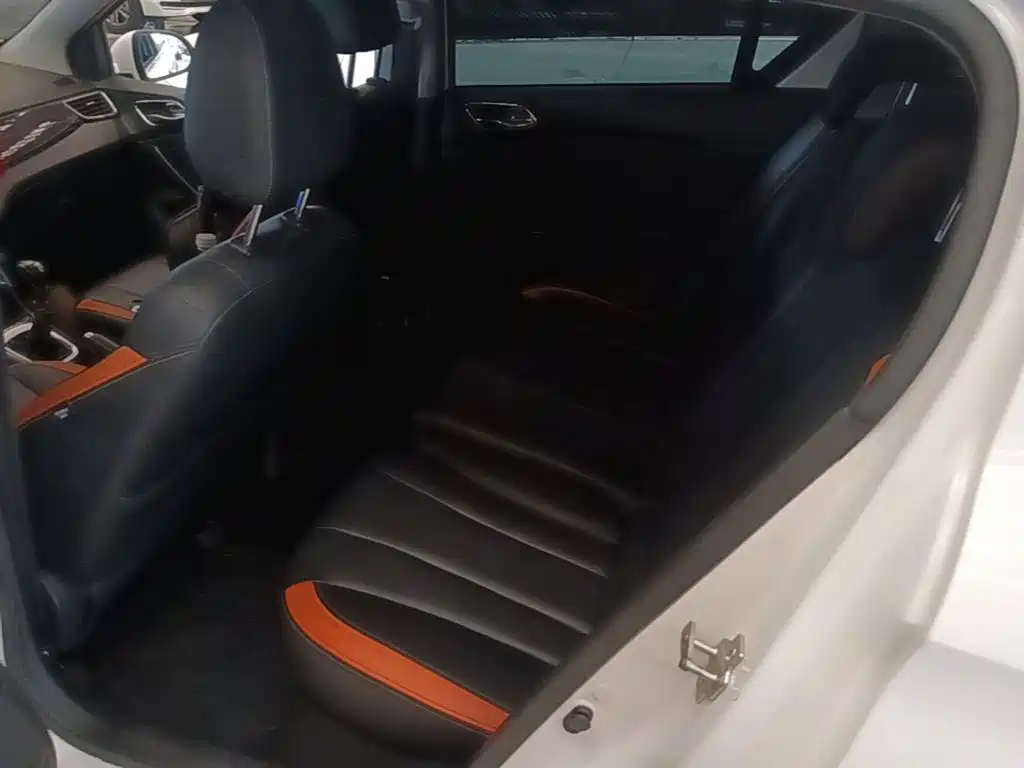 Baojun 310 2016 2016 1.2L Manual Luxury Type