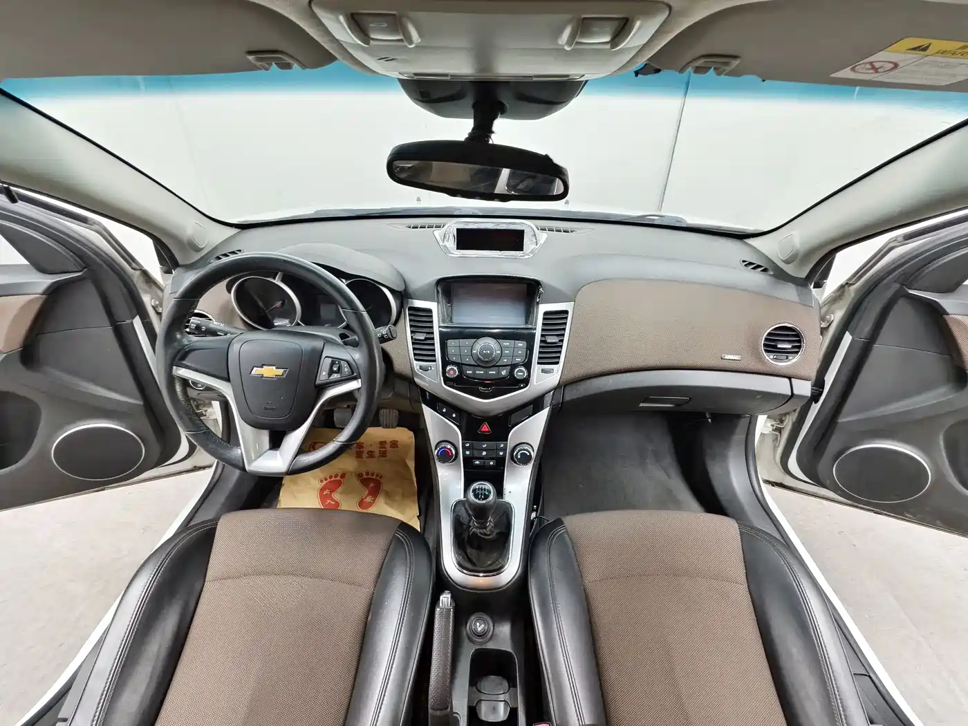 Chevrolet Cruze 2013 Hatchback 1.6L Manual Luxury фото 9