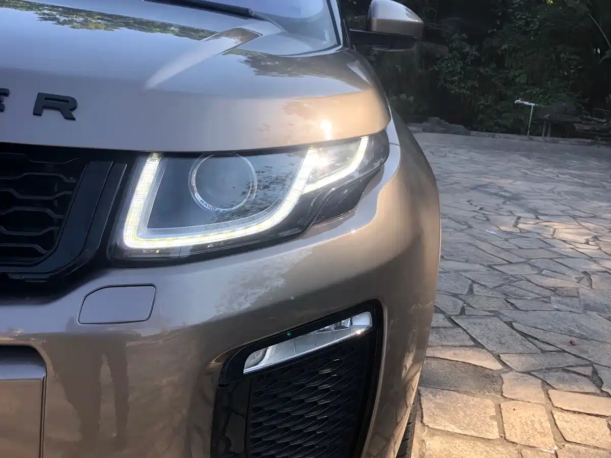 Land Rover Range Rover Evoque 2017 2.0T SE Smart Shine Edition фото 17