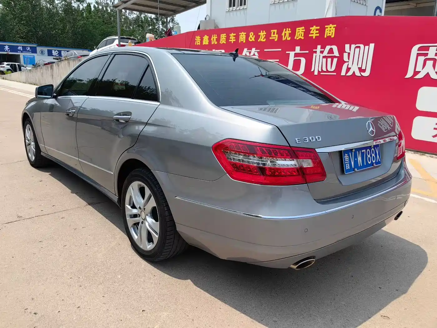 Mercedes-Benz E-Class (Import) 2010 Model E 300 Elegance Luxury Edition фото 5